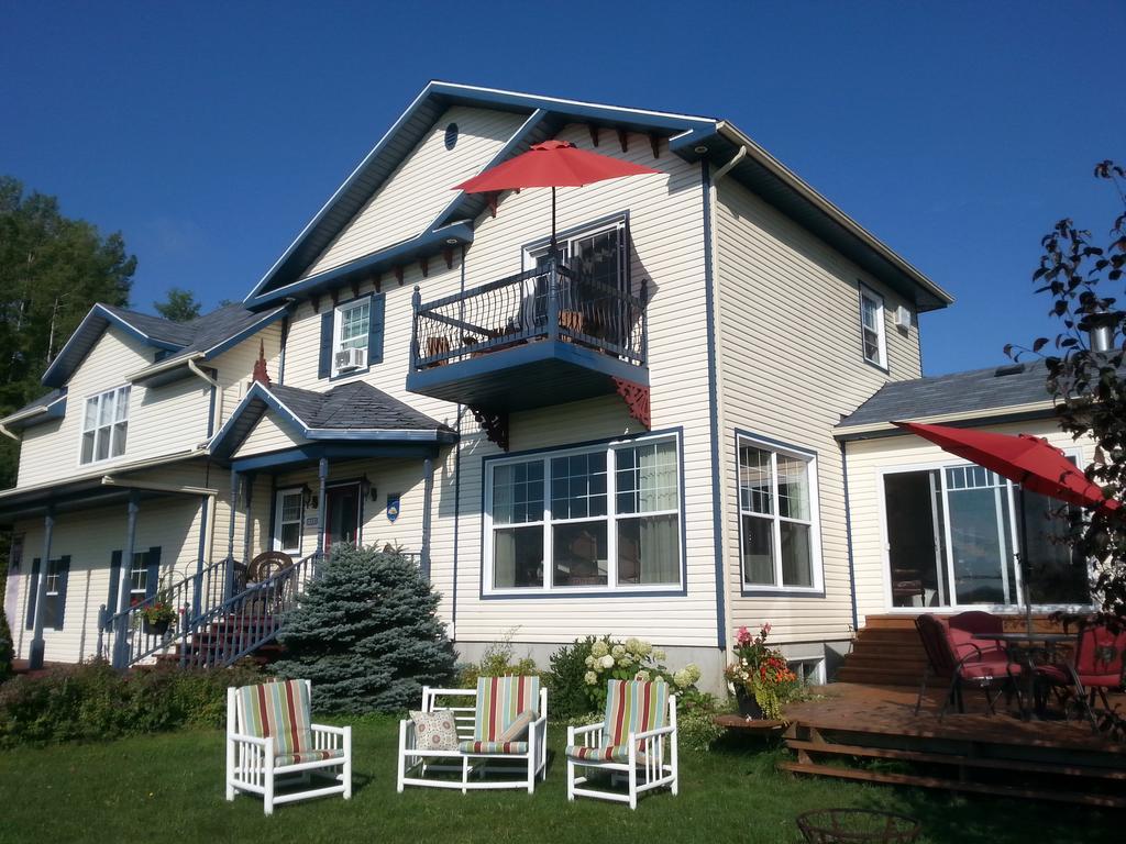 Domaine De La Baie, Les Suites Shawinigan Εξωτερικό φωτογραφία