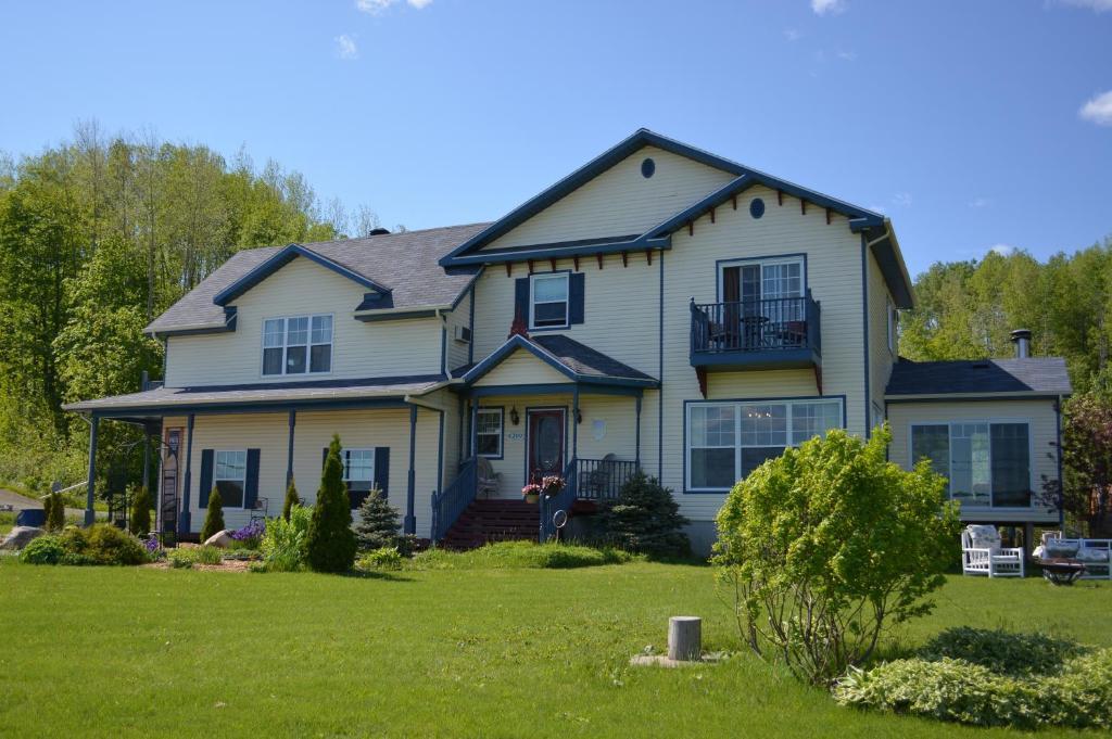 Domaine De La Baie, Les Suites Shawinigan Εξωτερικό φωτογραφία